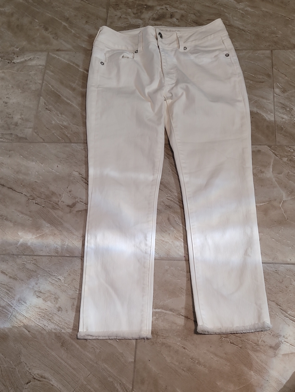 American Eagle Outfitters Women's Straight Leg Jeans in White